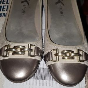 Anne Klein flats Size 11